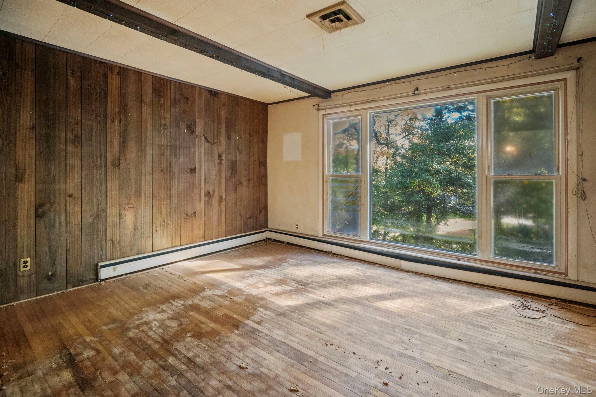 33 Albion Oval, Mahopac, NY 10541