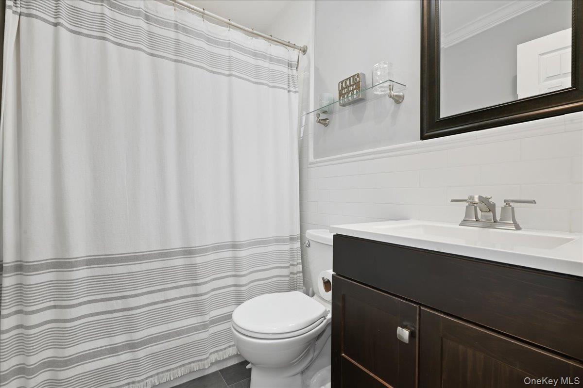 2066 Lakeview Road # B, Bellmore, NY 11710