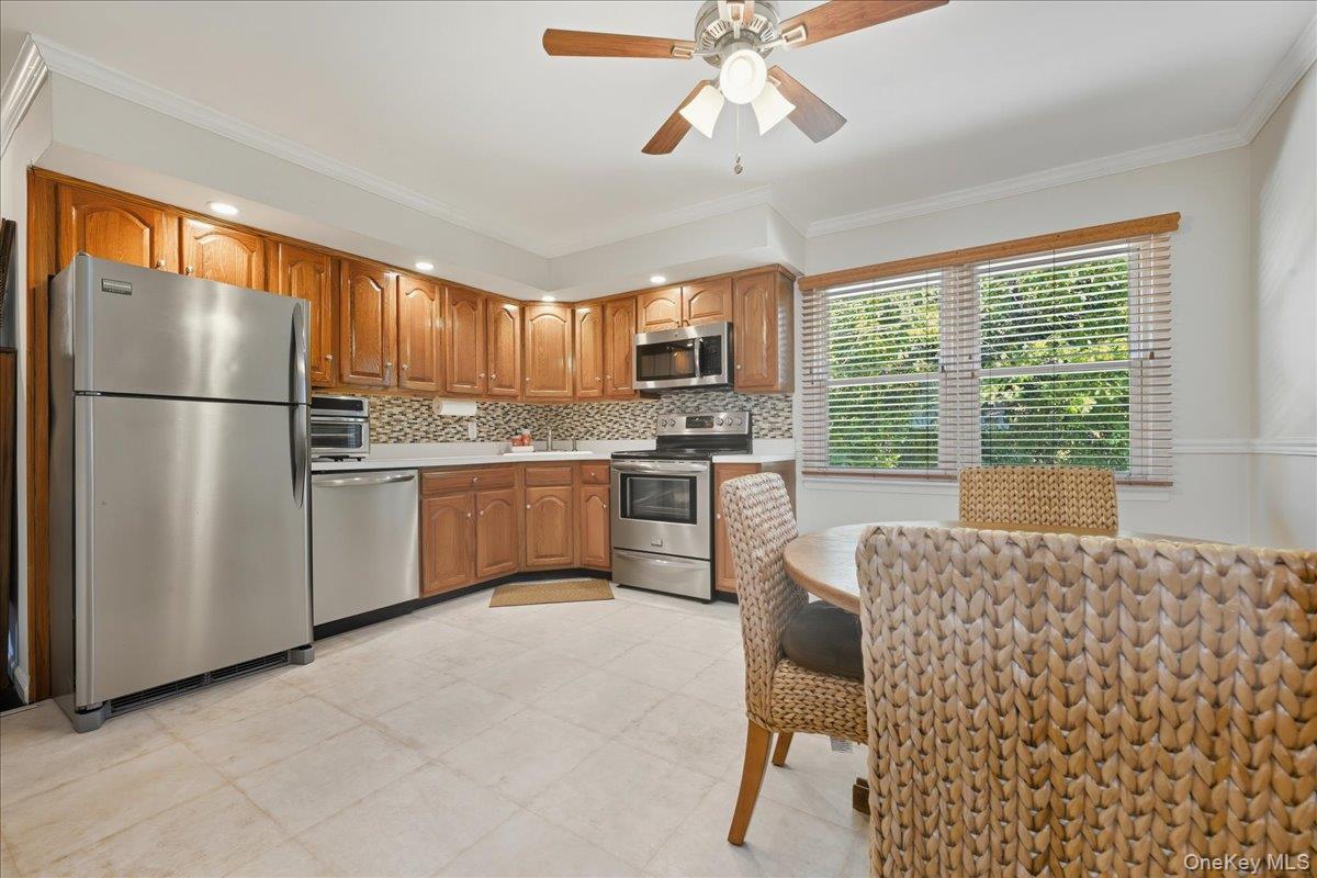 2066 Lakeview Road # B, Bellmore, NY 11710