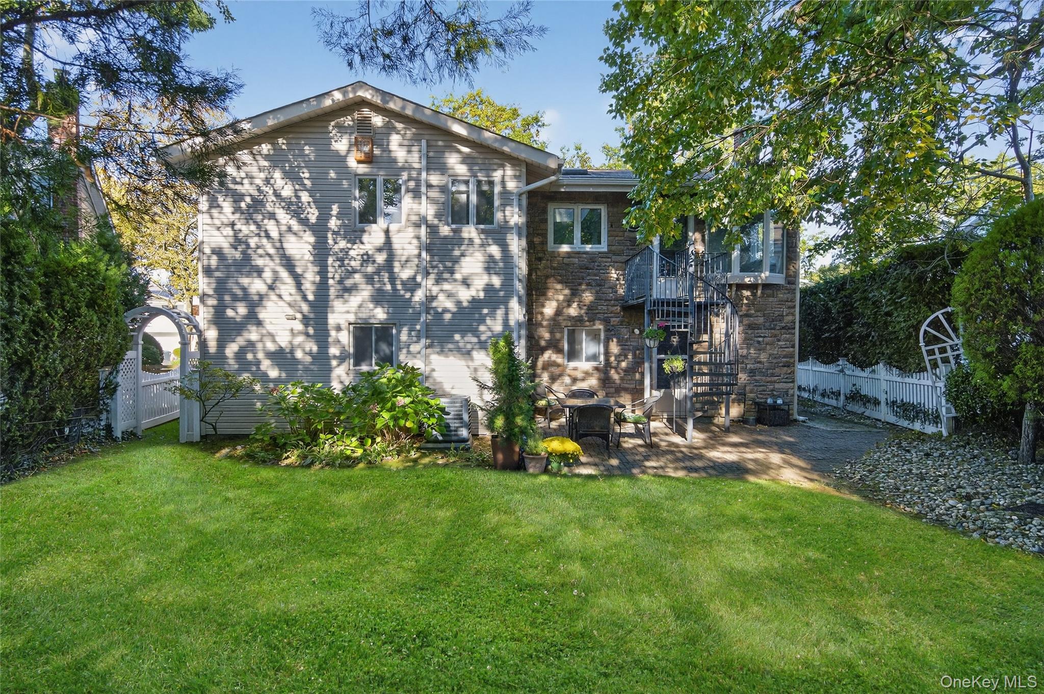 36 Fishermans Drive, Port Washington, NY 11050