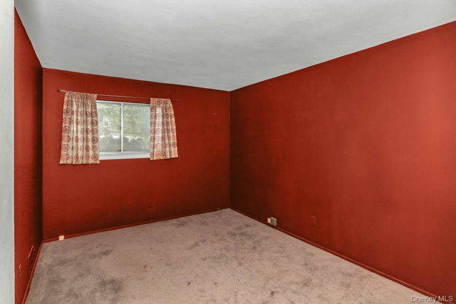 15 Cedar Drive, Roslyn, NY 11576