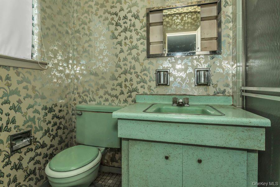 15 Cedar Drive, Roslyn, NY 11576