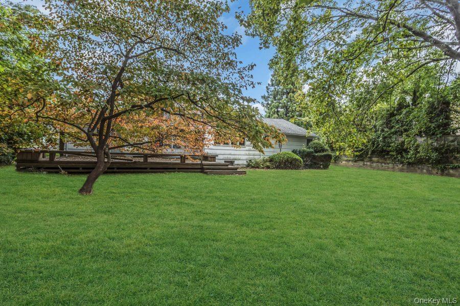 15 Cedar Drive, Roslyn, NY 11576