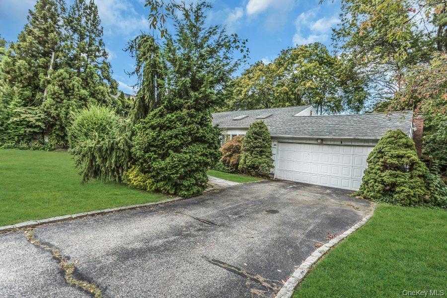 15 Cedar Drive, Roslyn, NY 11576