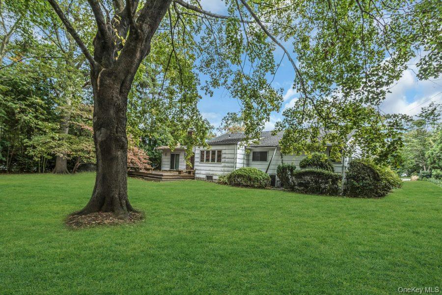 15 Cedar Drive, Roslyn, NY 11576