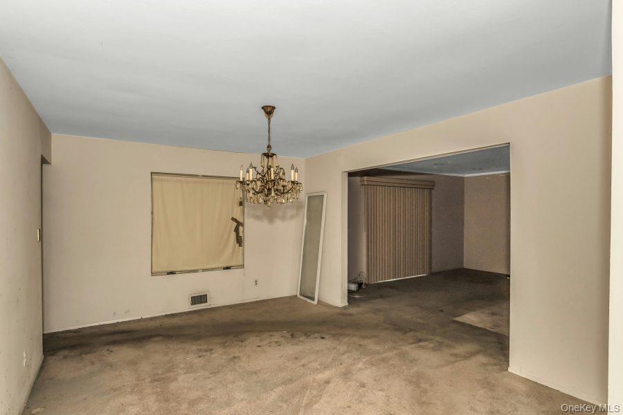 15 Cedar Drive, Roslyn, NY 11576