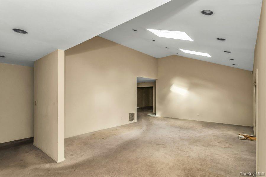 15 Cedar Drive, Roslyn, NY 11576