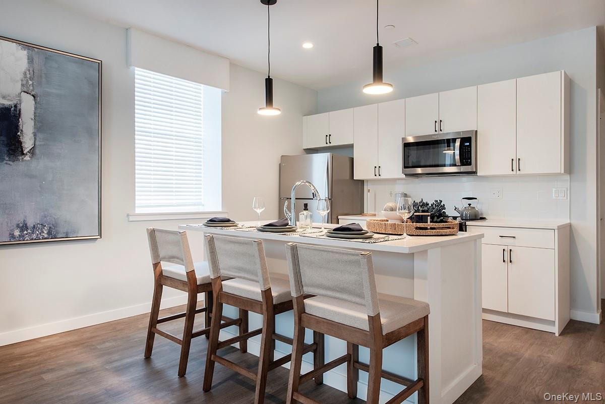 300 Carleton Avenue # 7213, Central Islip, NY 11722