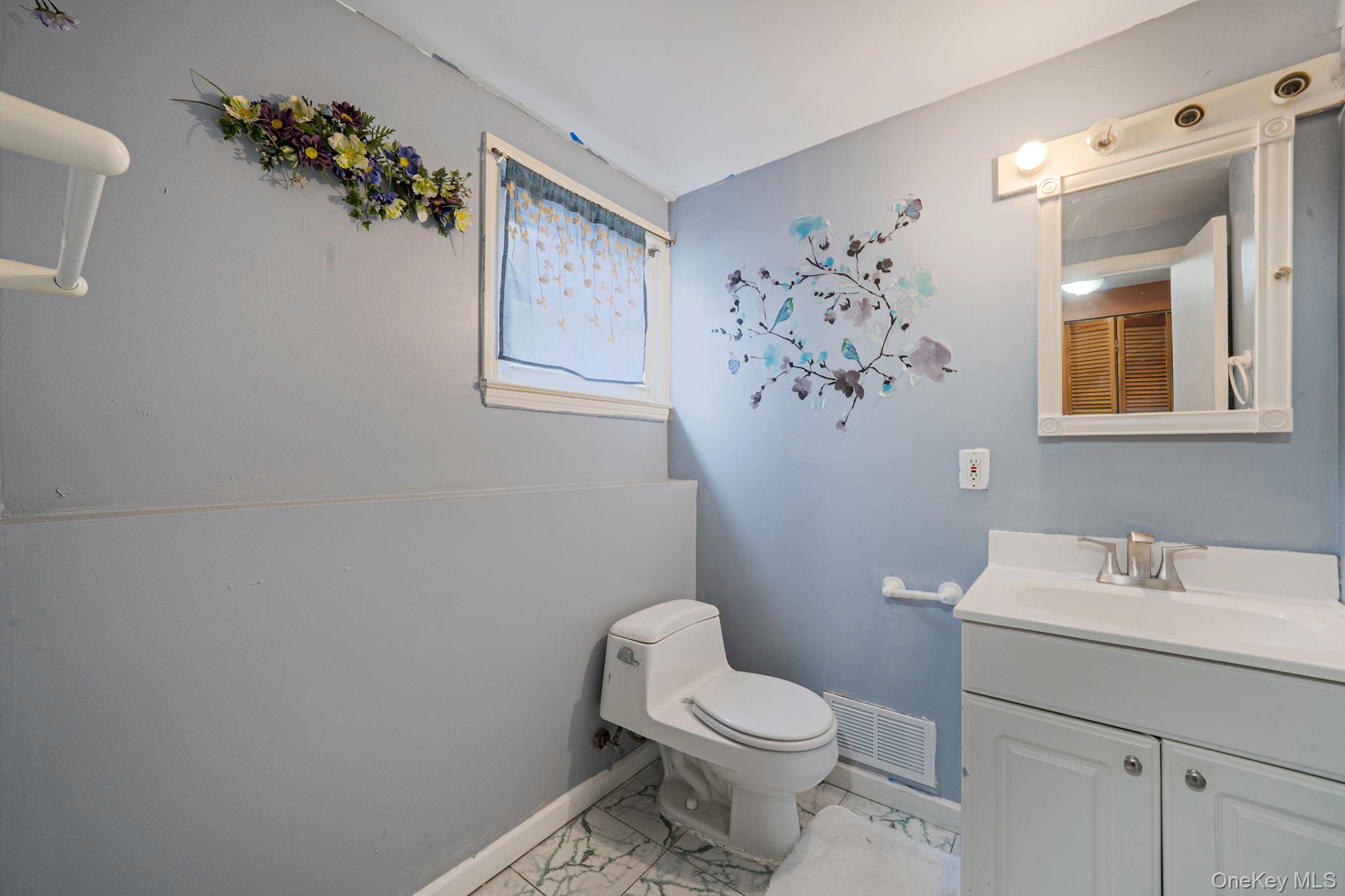 197 E 2nd Street, Deer Park, NY 11729