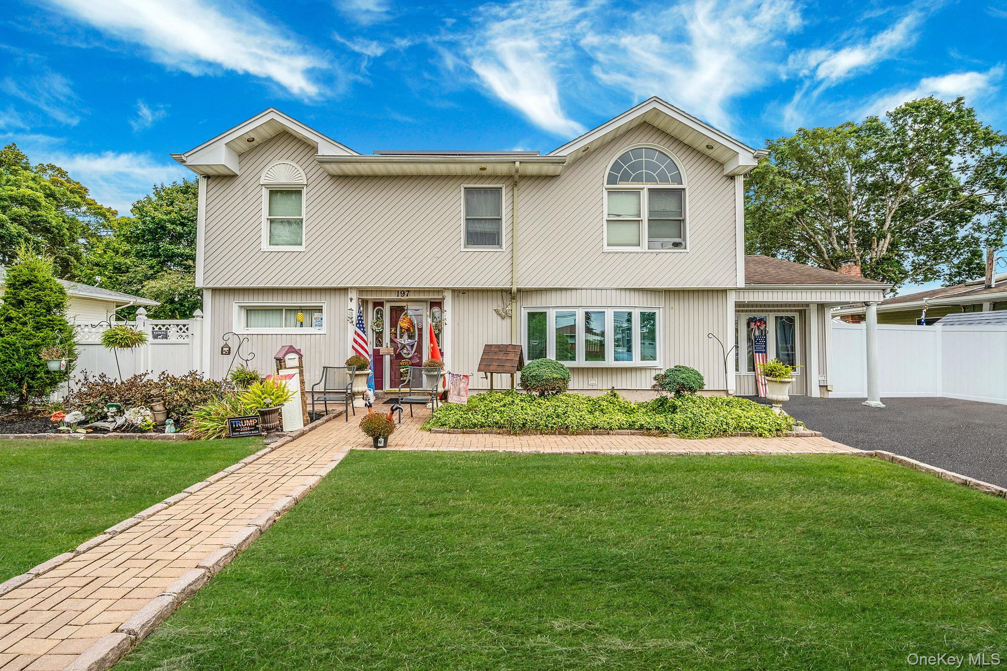 197 E 2nd Street, Deer Park, NY 11729