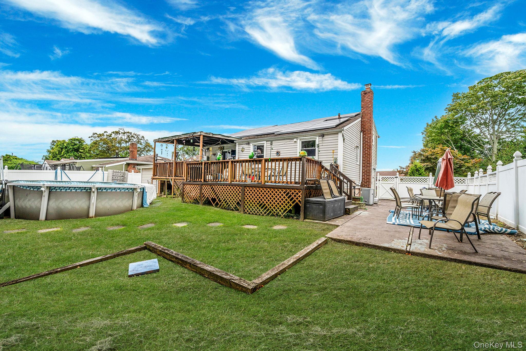 197 E 2nd Street, Deer Park, NY 11729