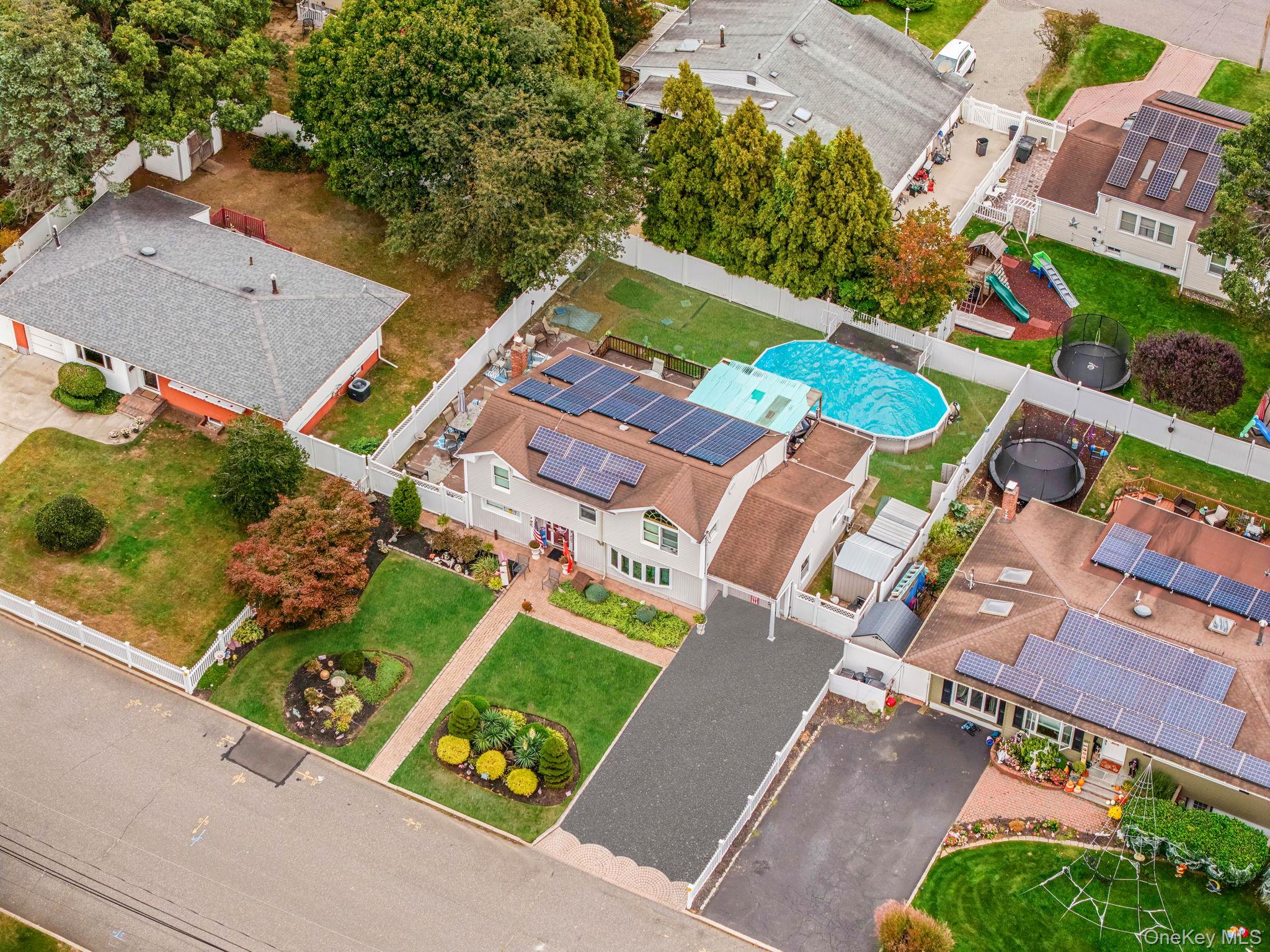 197 E 2nd Street, Deer Park, NY 11729