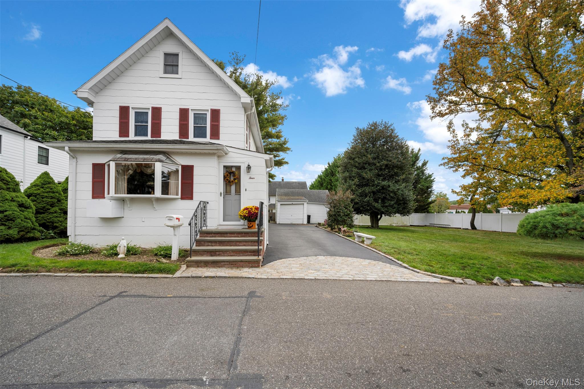 4 Elm Street, Greenvale, NY 11548