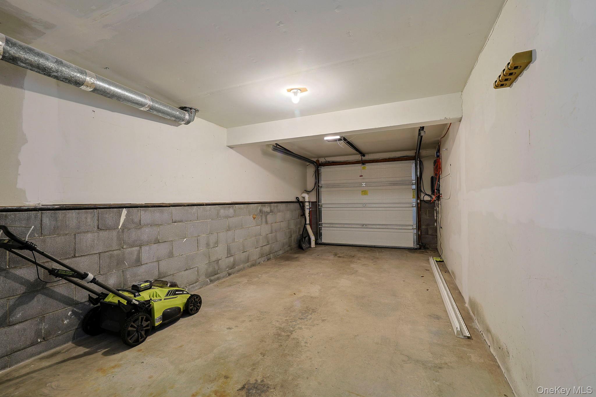 3 Hamlet Court, Wappingers Falls, NY 12590