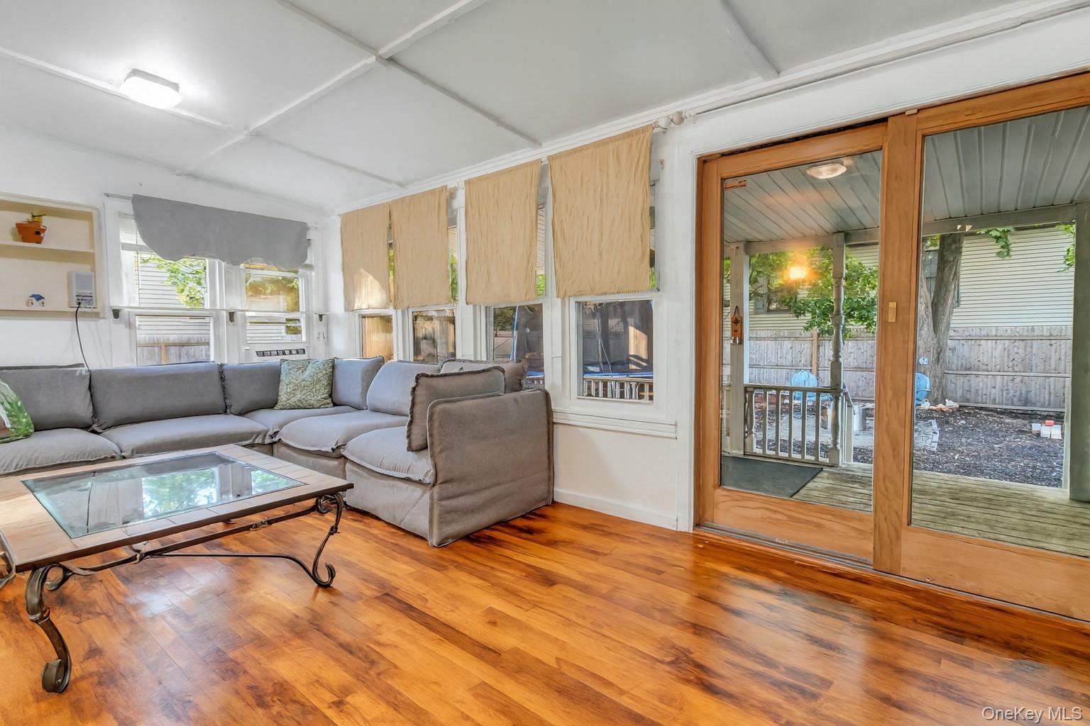 6 Franklin Avenue, Bayville, NY 11709