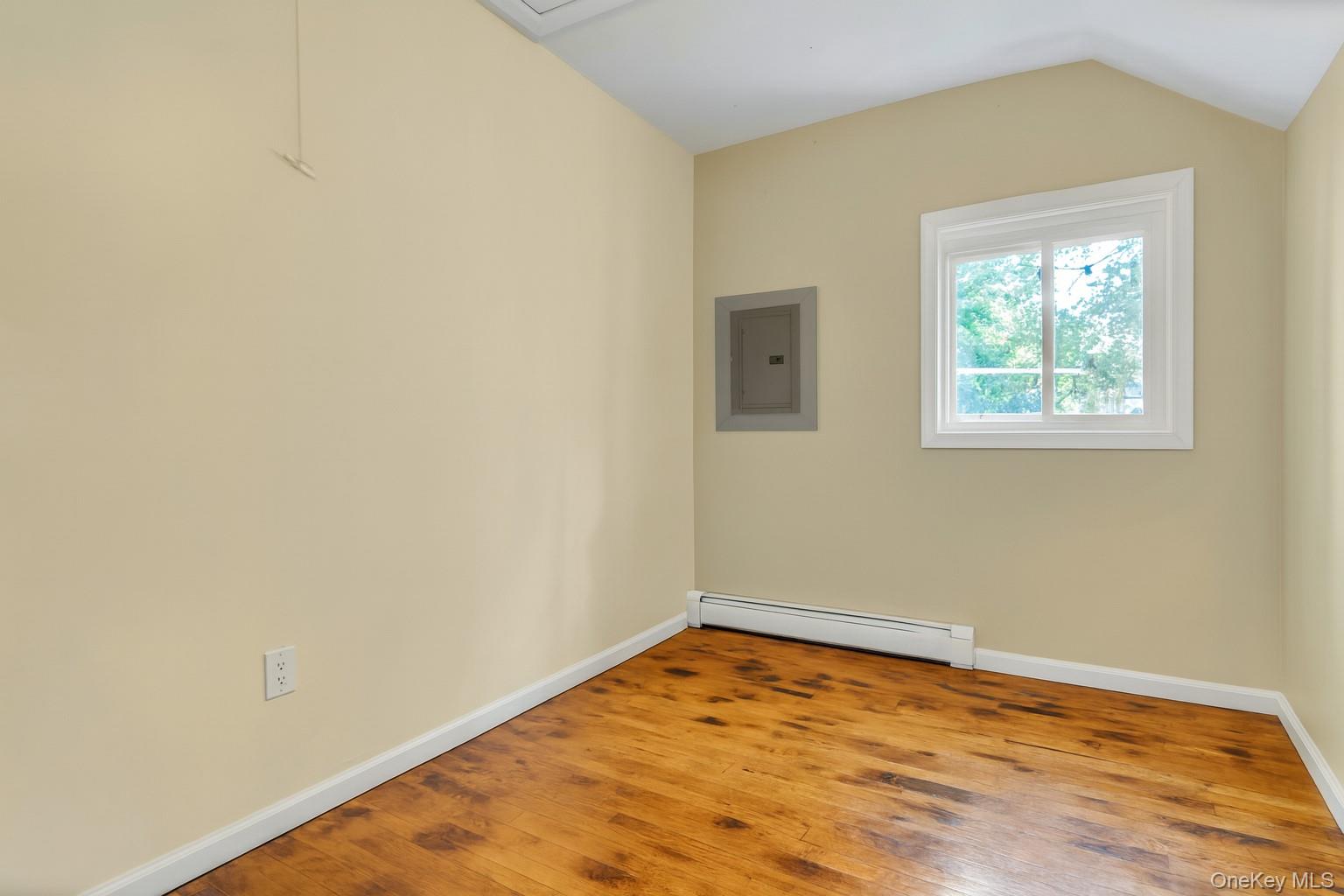 6 Franklin Avenue, Bayville, NY 11709