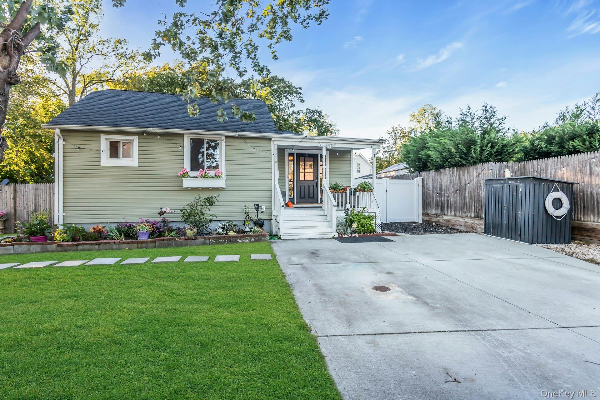 6 Franklin Avenue, Bayville, NY 11709