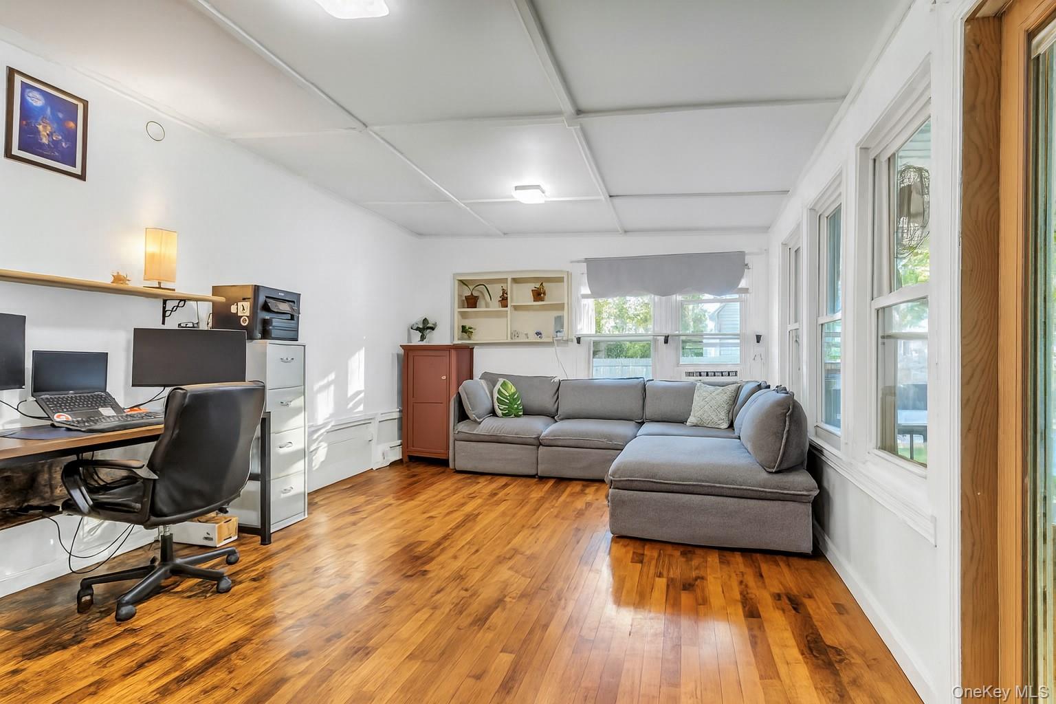 6 Franklin Avenue, Bayville, NY 11709