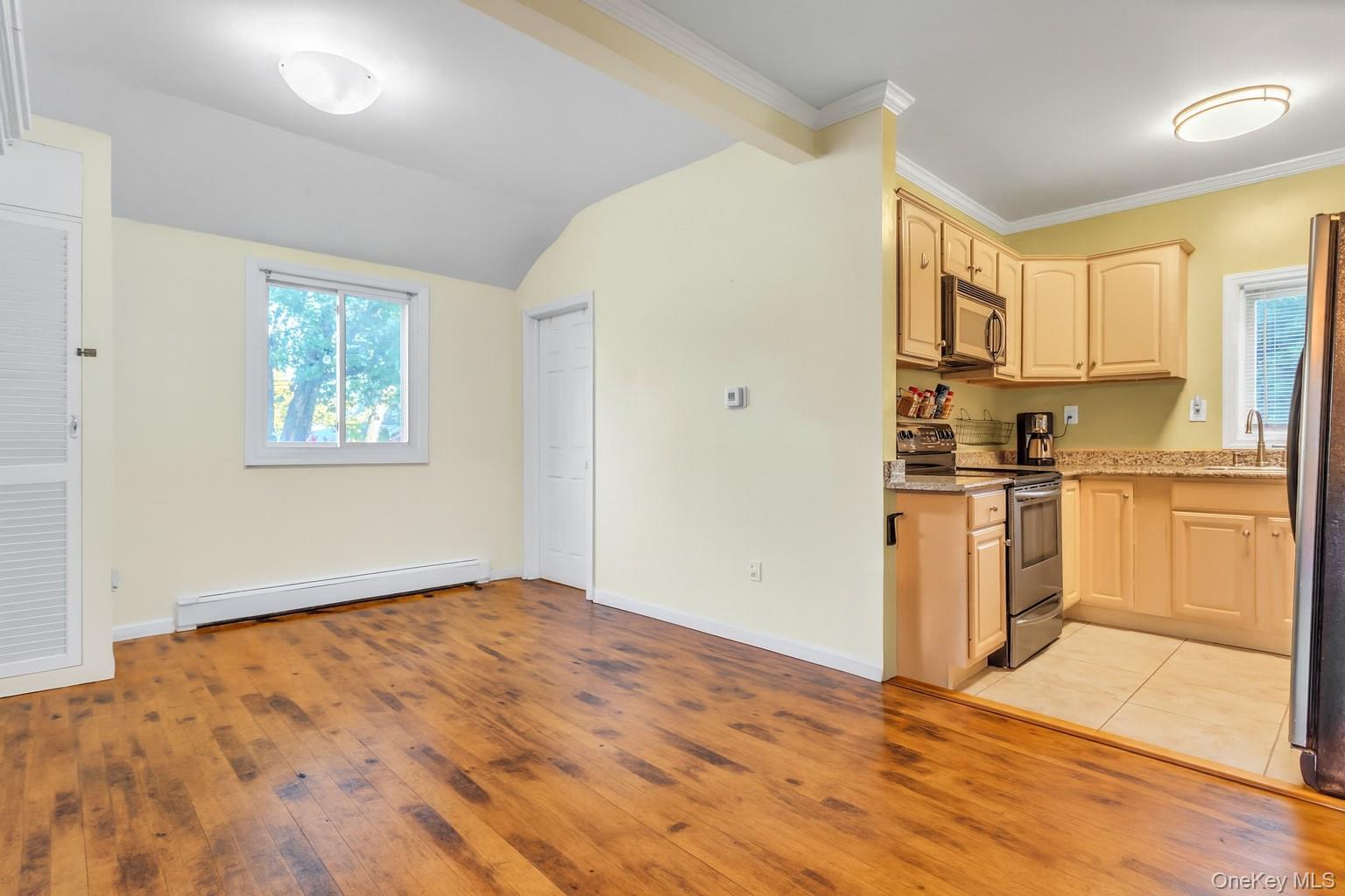 6 Franklin Avenue, Bayville, NY 11709