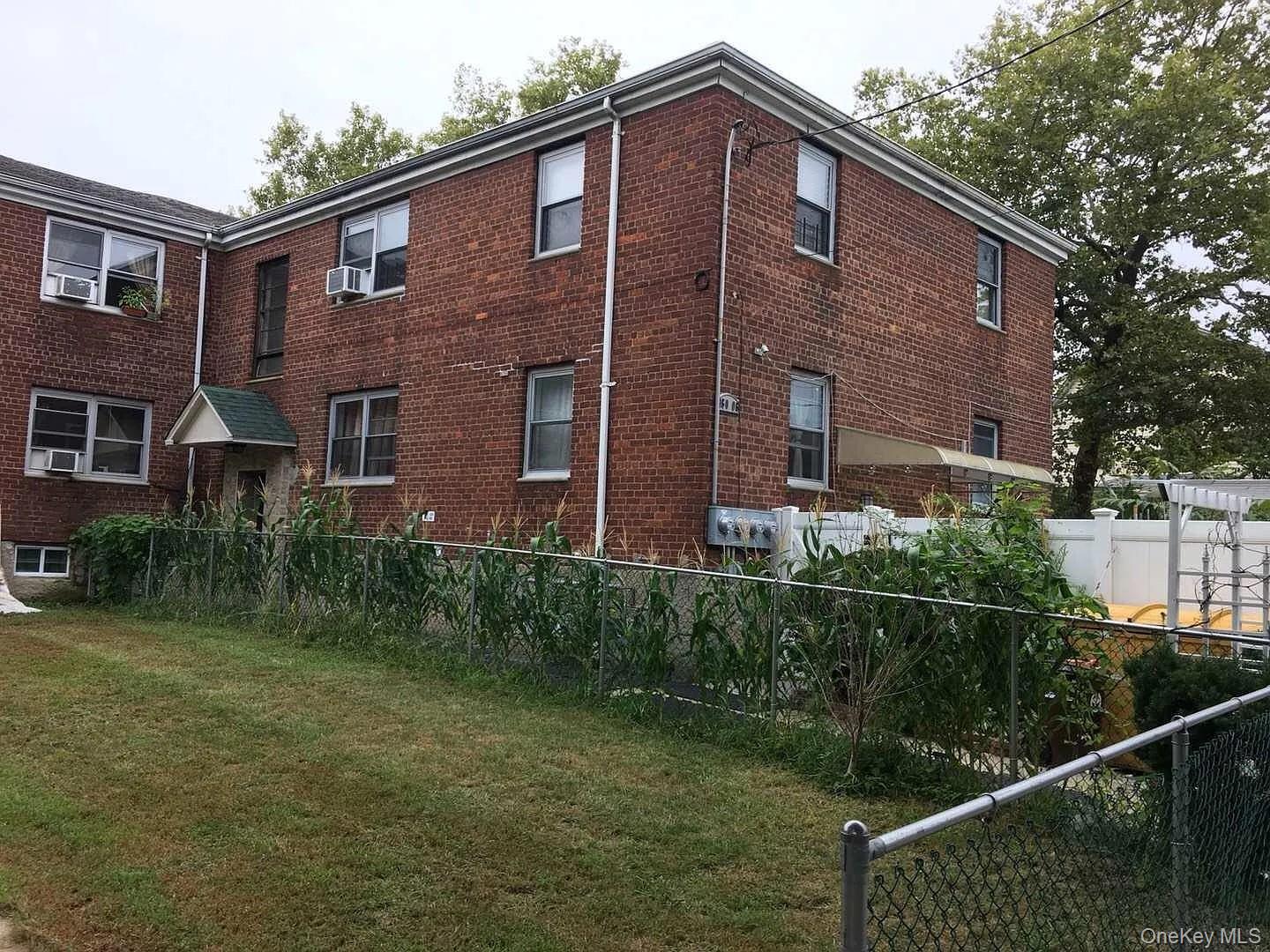 160-06 75th Rd Fesh meadow # 3, Fresh Meadows, NY 11366