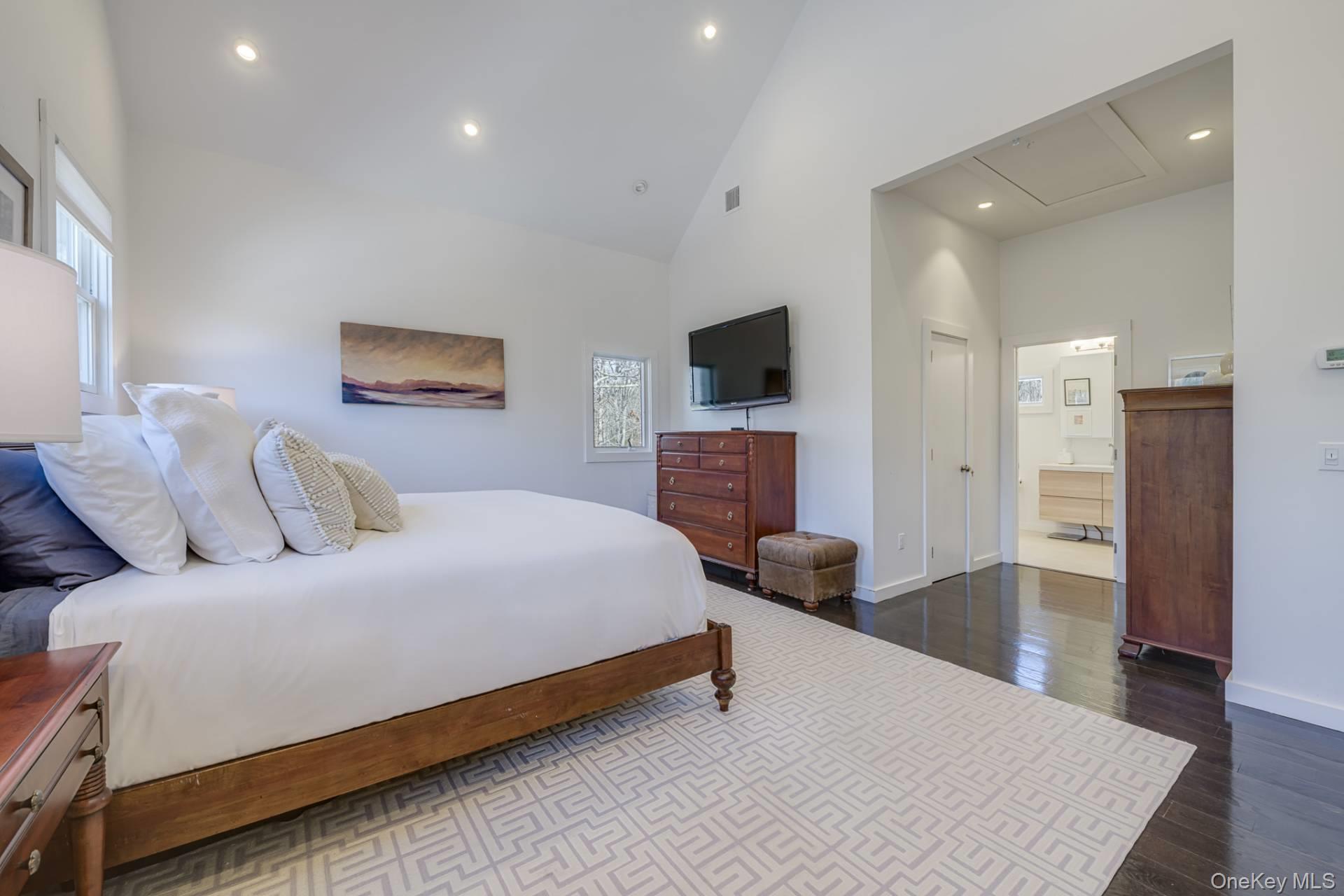 450 Water Mill Towd Road, Southampton, NY 11968