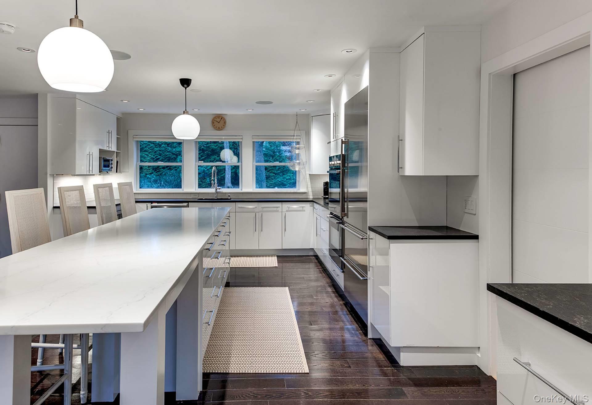 450 Water Mill Towd Road, Southampton, NY 11968