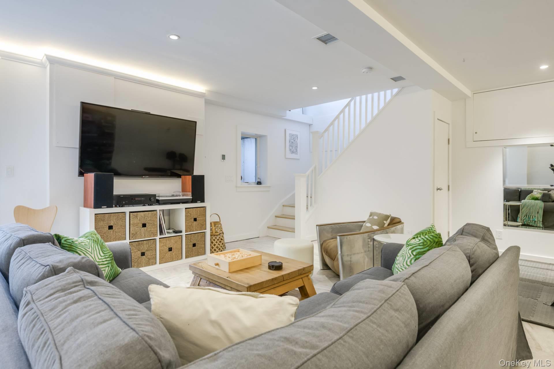 450 Water Mill Towd Road, Southampton, NY 11968