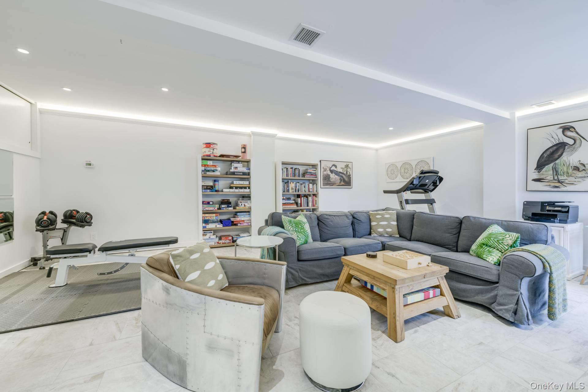 450 Water Mill Towd Road, Southampton, NY 11968