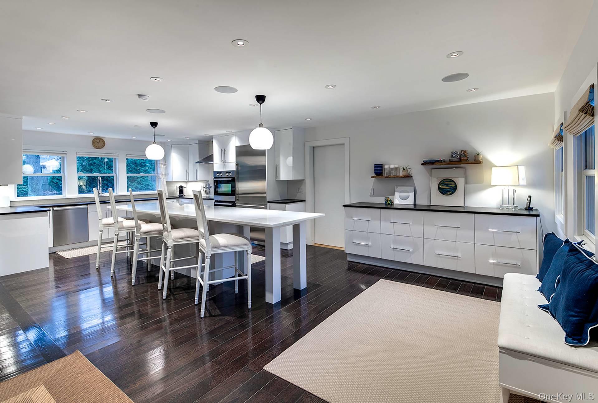 450 Water Mill Towd Road, Southampton, NY 11968