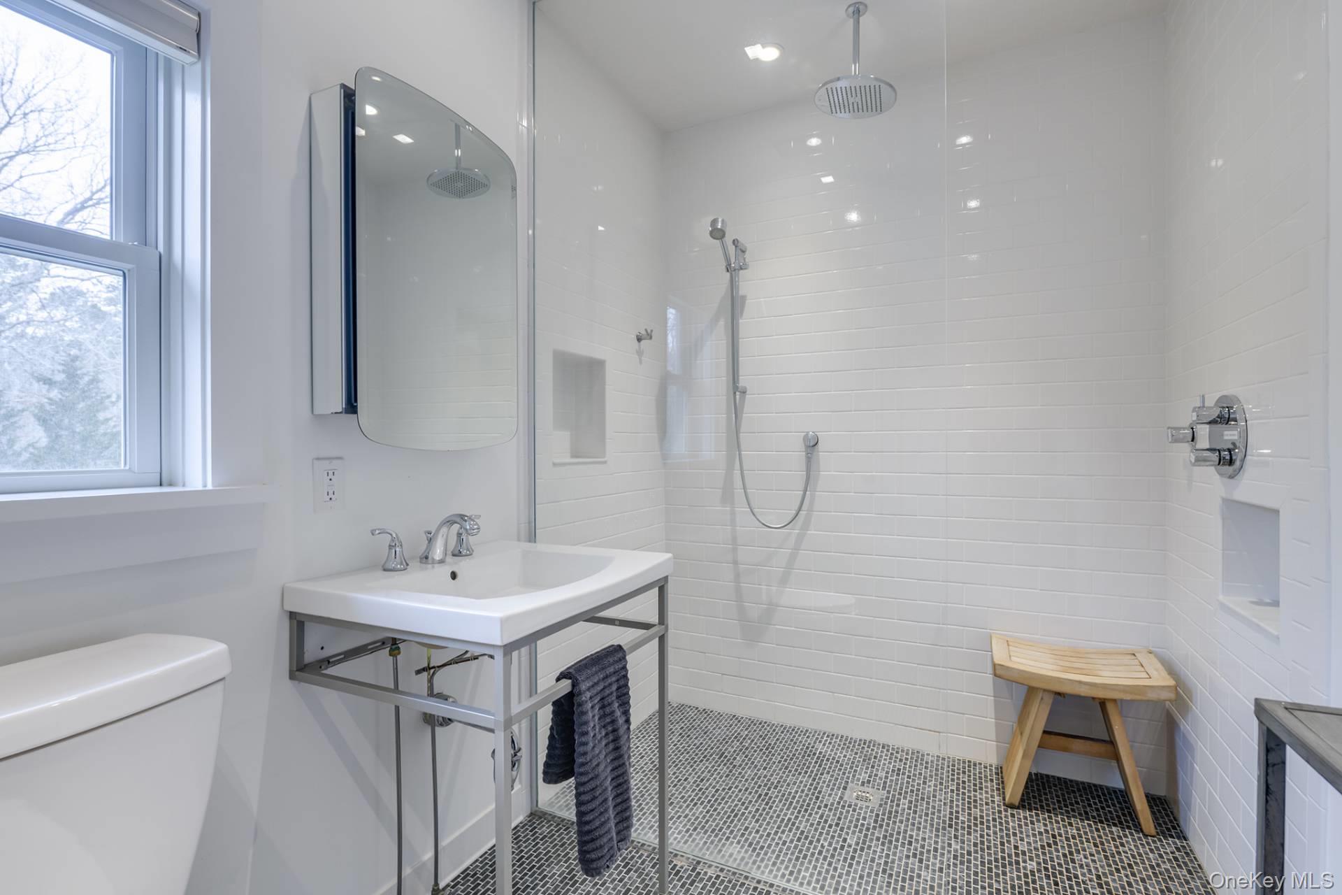 450 Water Mill Towd Road, Southampton, NY 11968