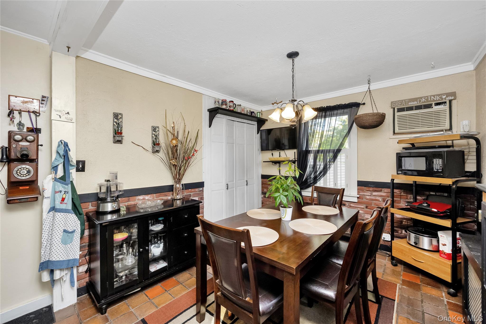 1558 9th Street, West Babylon, NY 11704