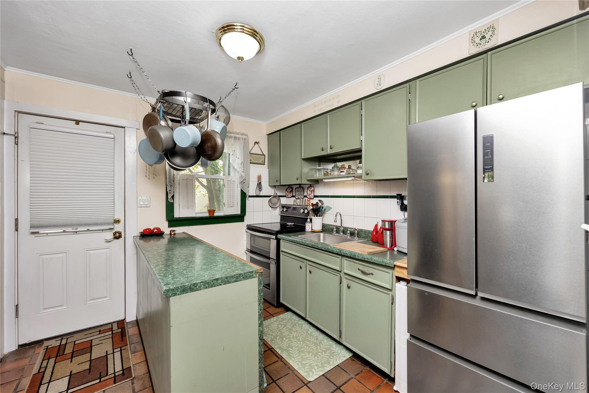 1558 9th Street, West Babylon, NY 11704