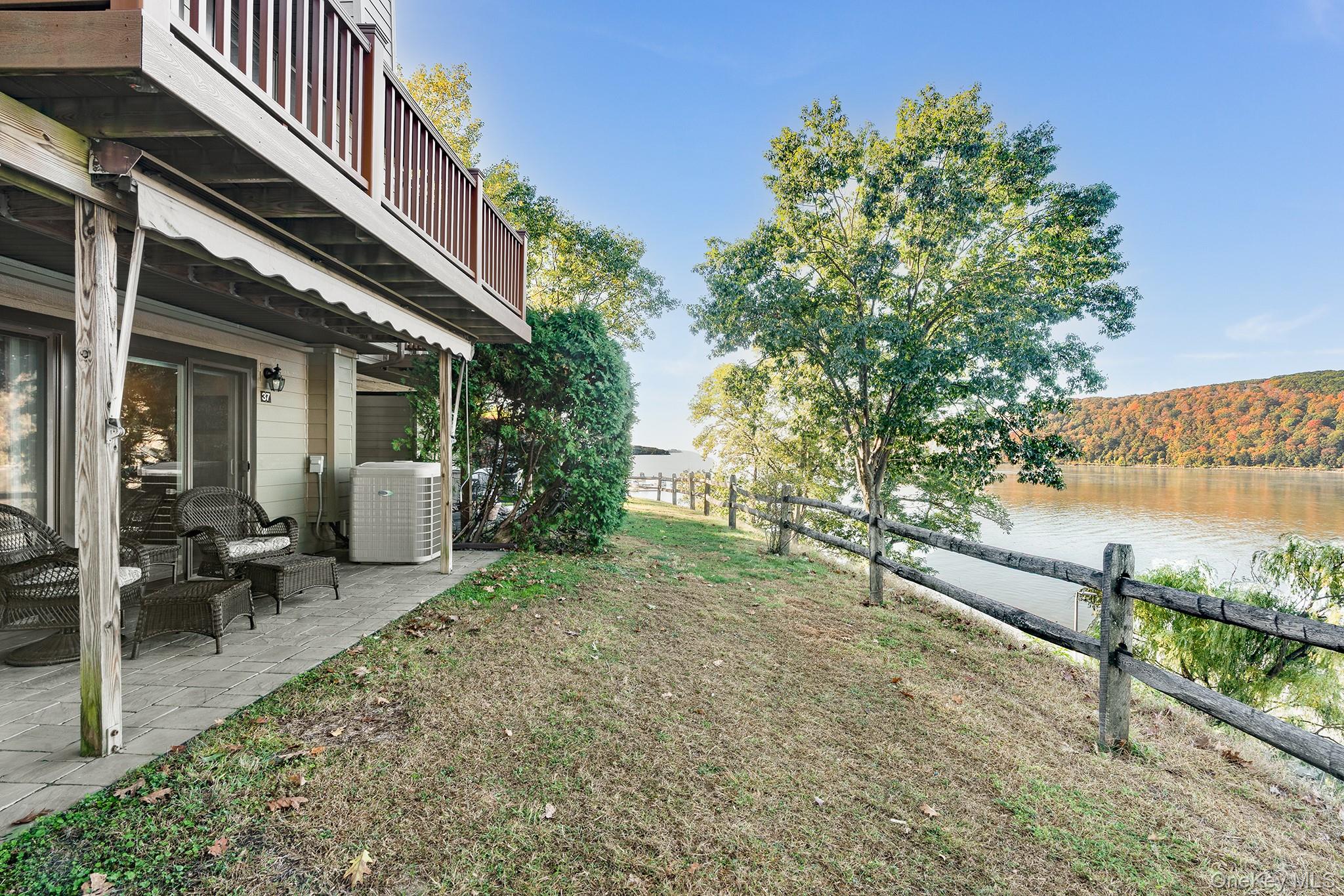 37 Hudson Heights Drive, Poughkeepsie, NY 12601