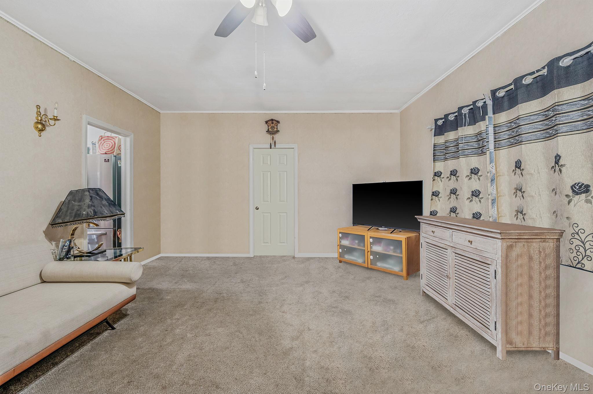 34 Rose Court, Smithtown, NY 11787