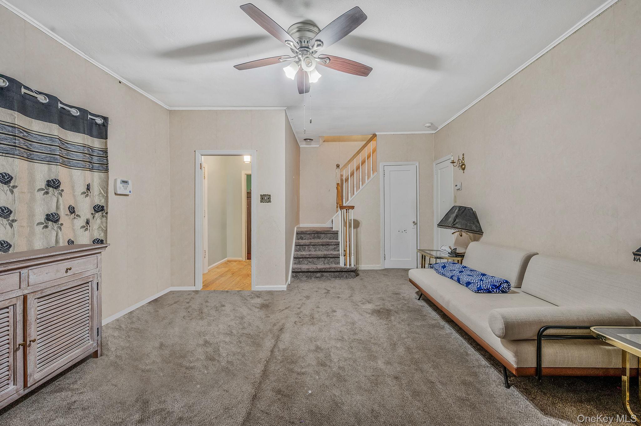 34 Rose Court, Smithtown, NY 11787