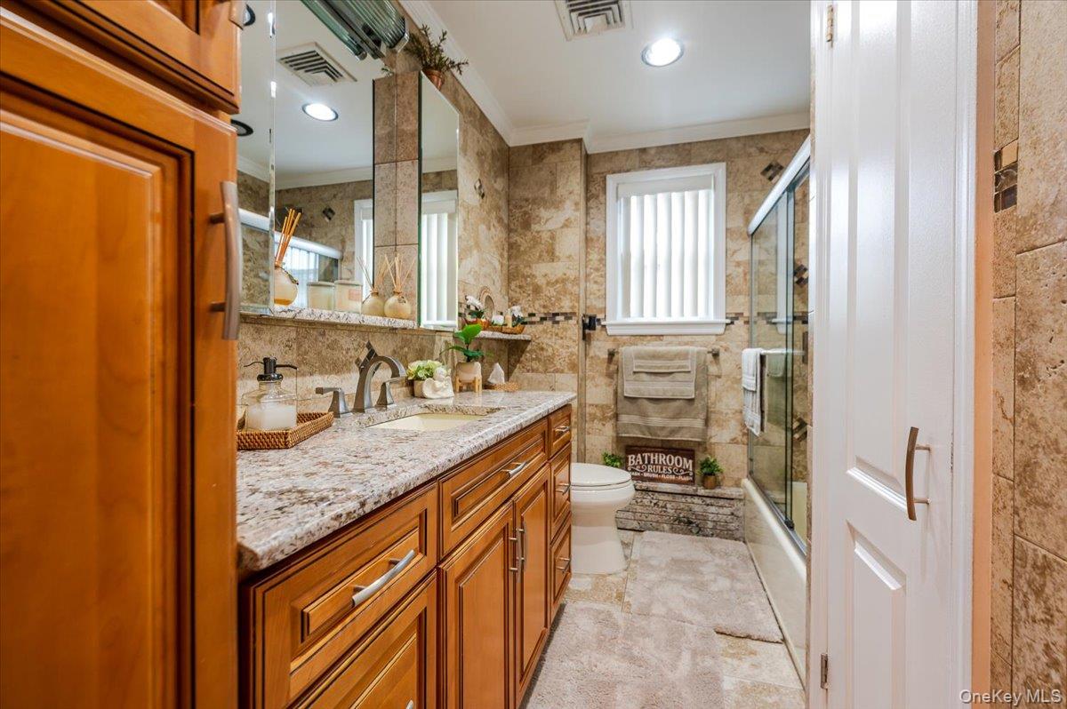 1711 Mahan Avenue, Bronx, NY 10461