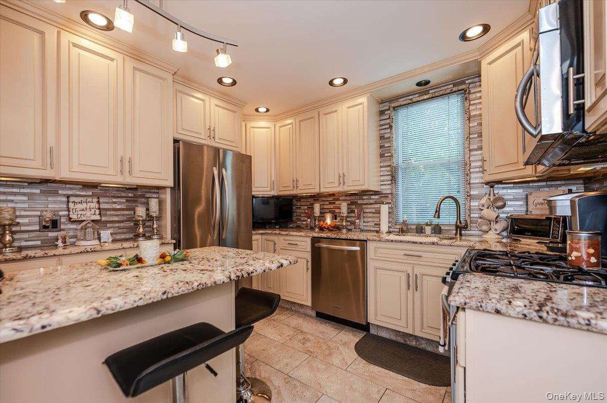 1711 Mahan Avenue, Bronx, NY 10461