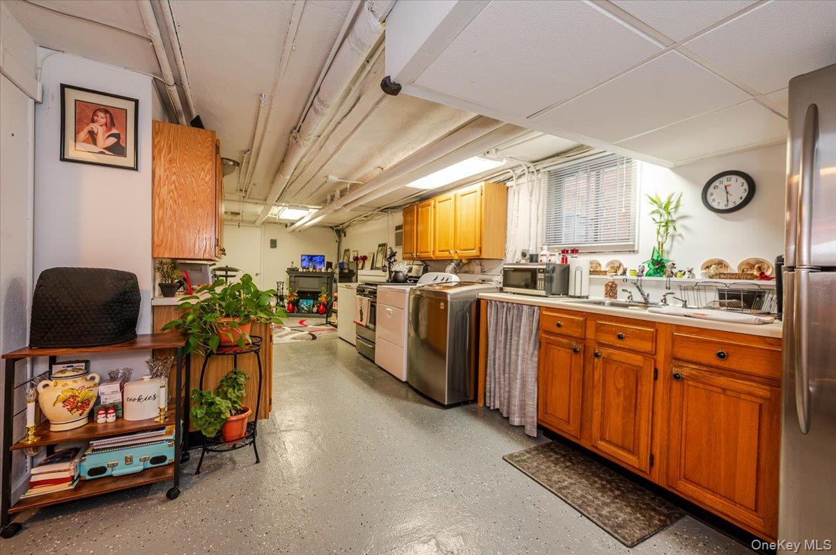 1711 Mahan Avenue, Bronx, NY 10461