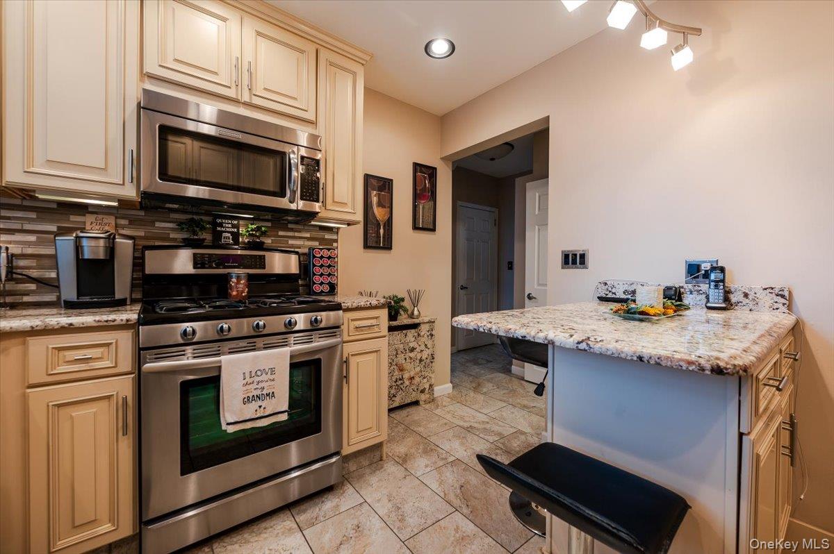 1711 Mahan Avenue, Bronx, NY 10461