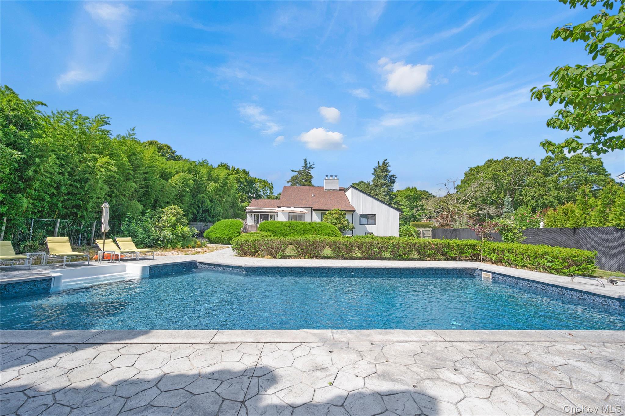 8 School Street, Hampton Bays, NY 11946