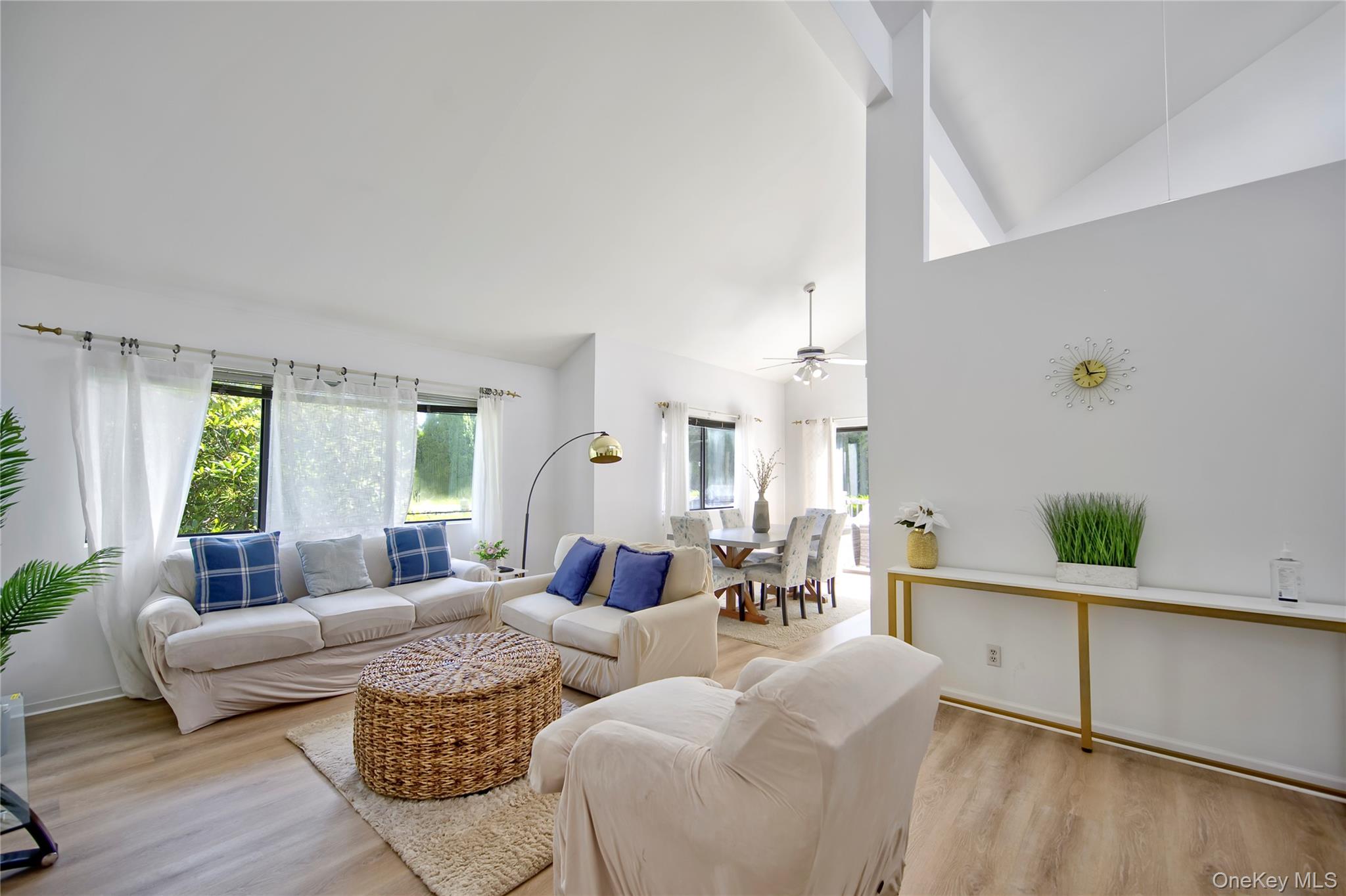 8 School Street, Hampton Bays, NY 11946