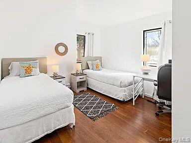 8 School Street, Hampton Bays, NY 11946