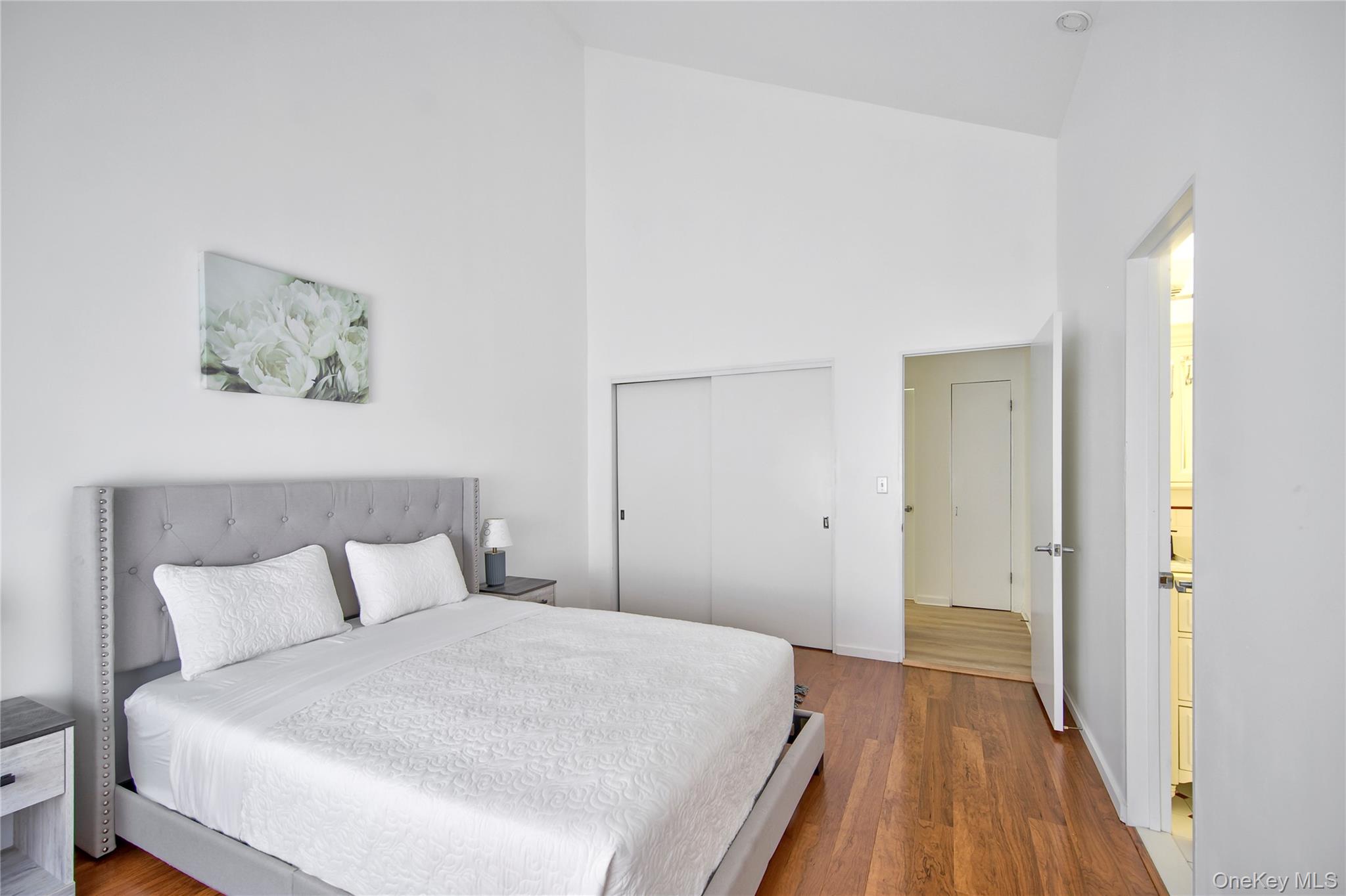 8 School Street, Hampton Bays, NY 11946