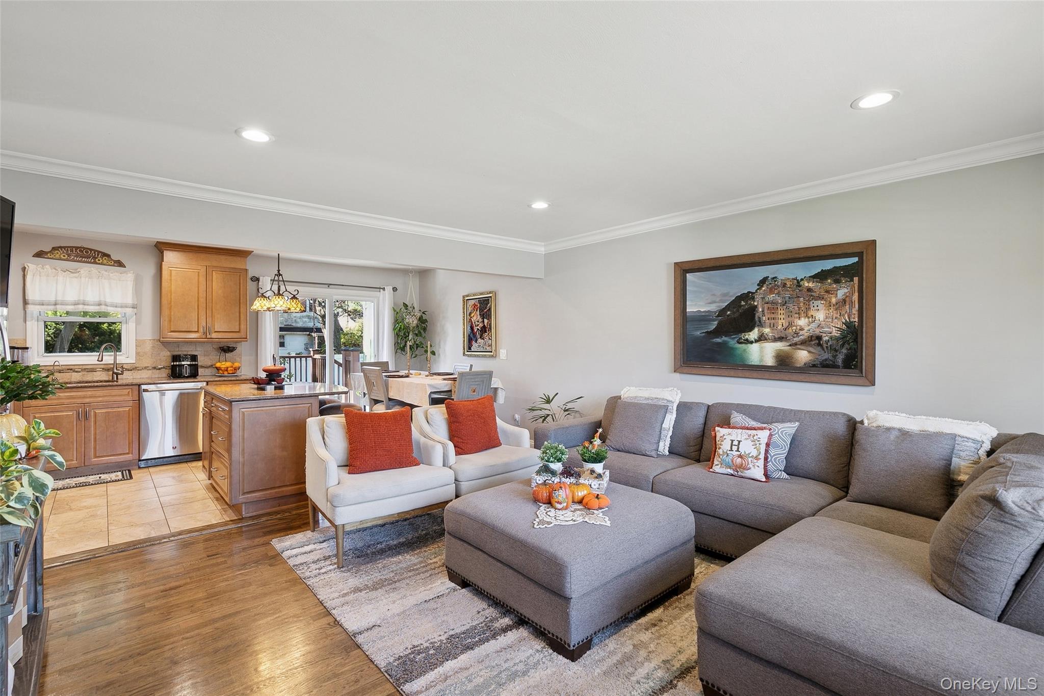 320 W 11th Street, Deer Park, NY 11729