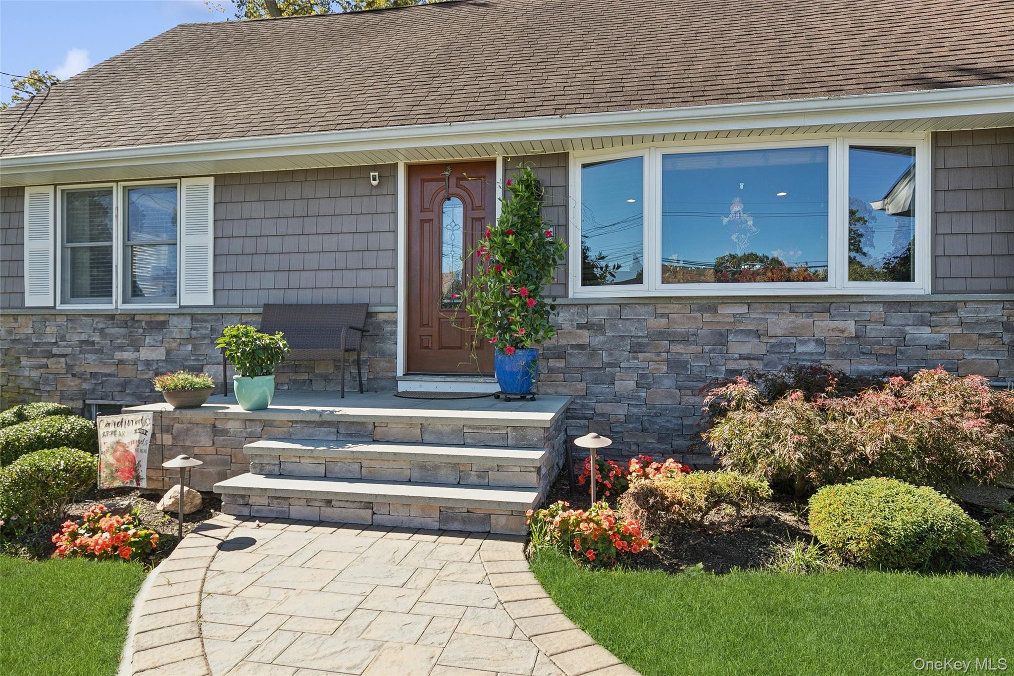 320 W 11th Street, Deer Park, NY 11729