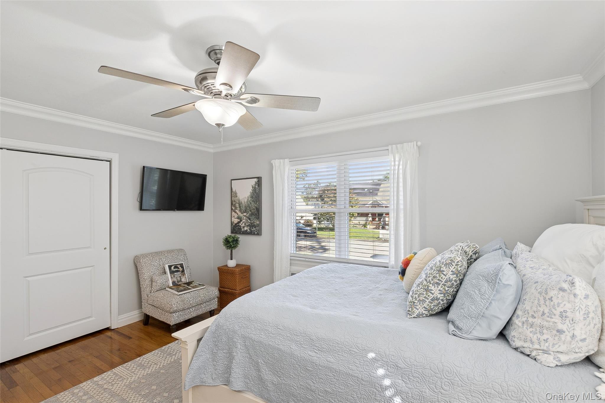 320 W 11th Street, Deer Park, NY 11729