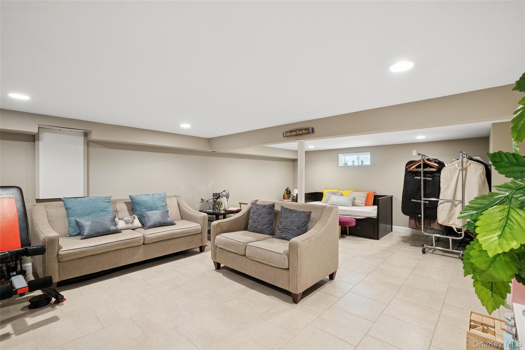 320 W 11th Street, Deer Park, NY 11729