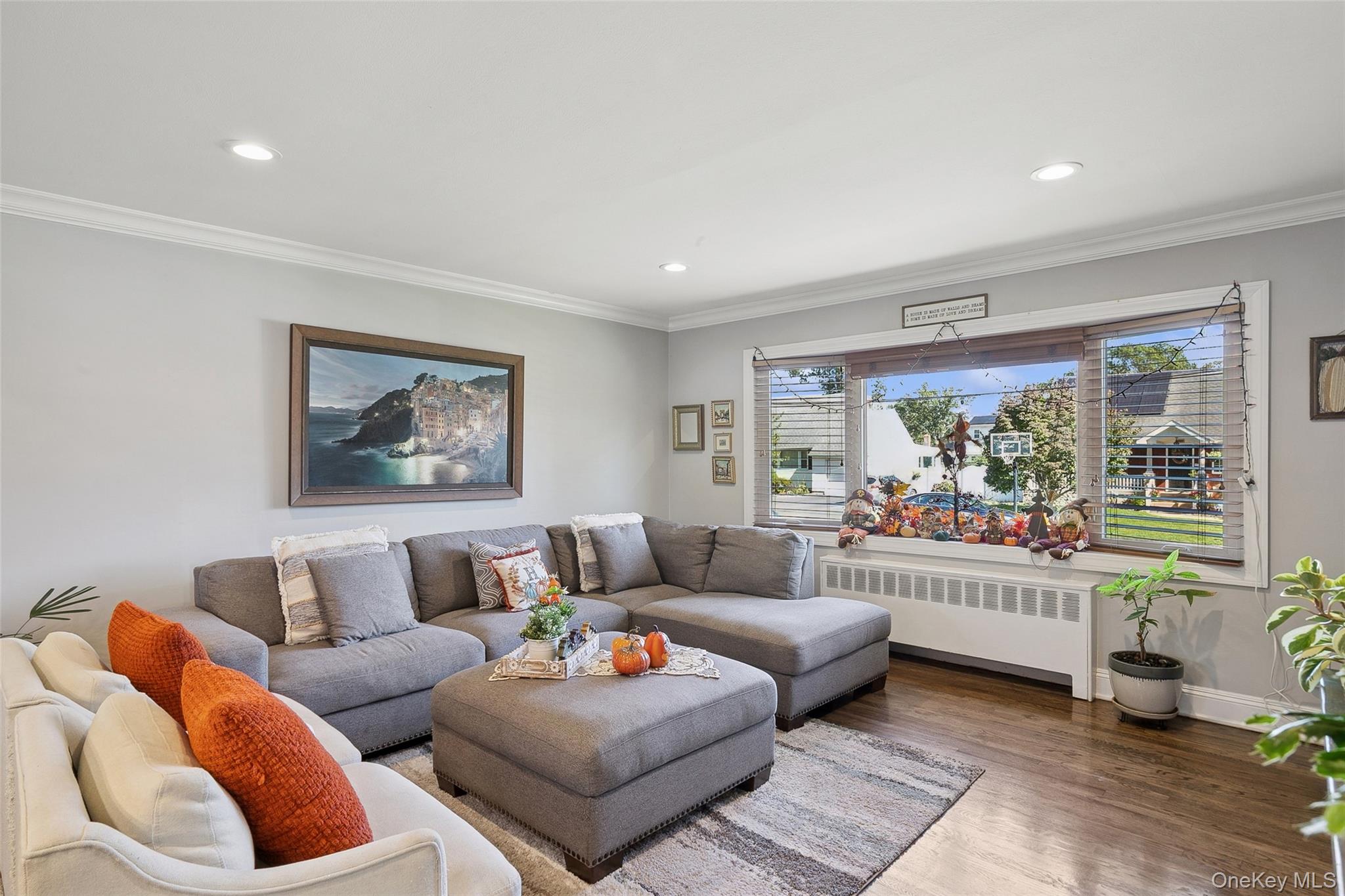 320 W 11th Street, Deer Park, NY 11729