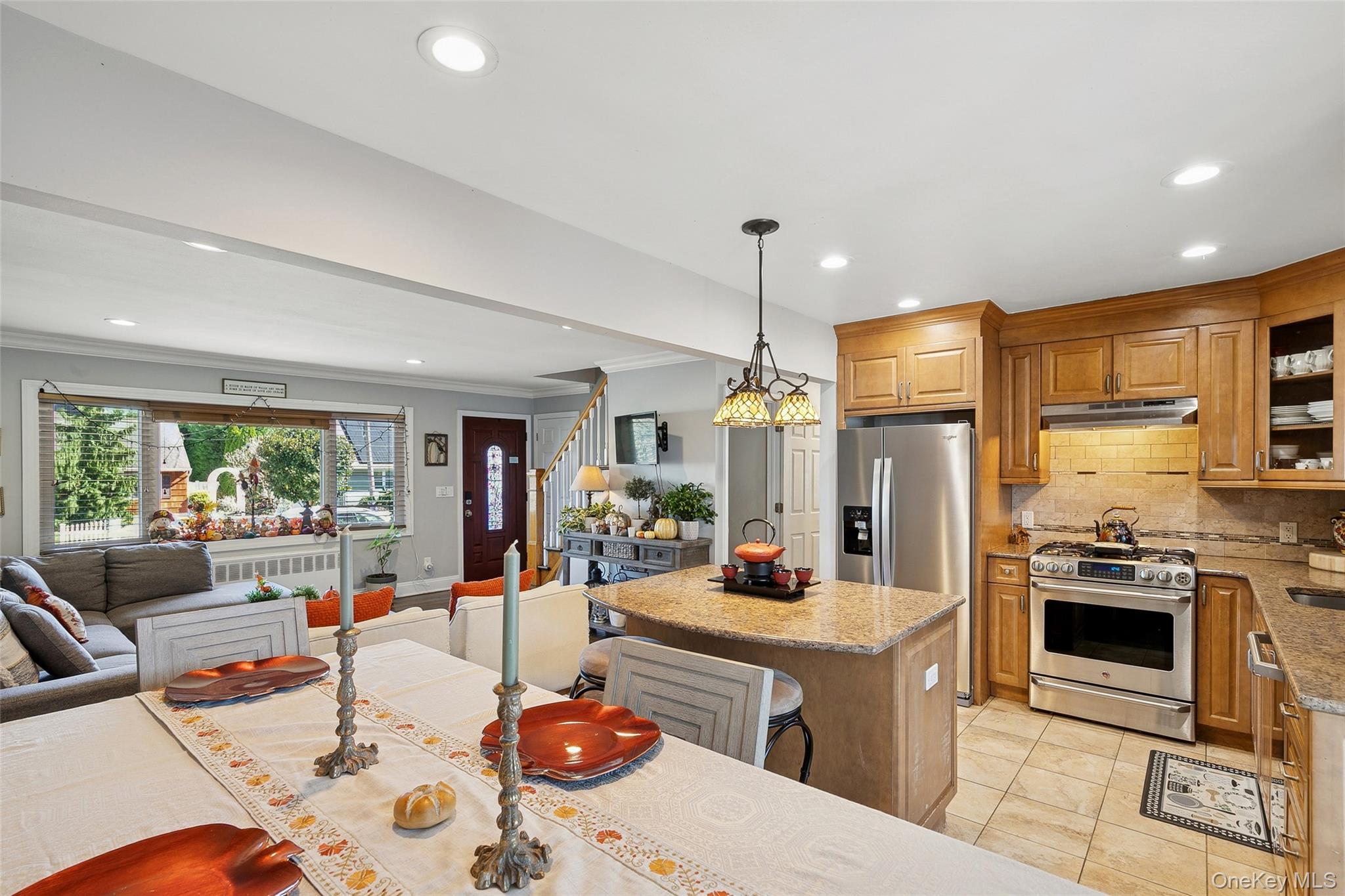 320 W 11th Street, Deer Park, NY 11729