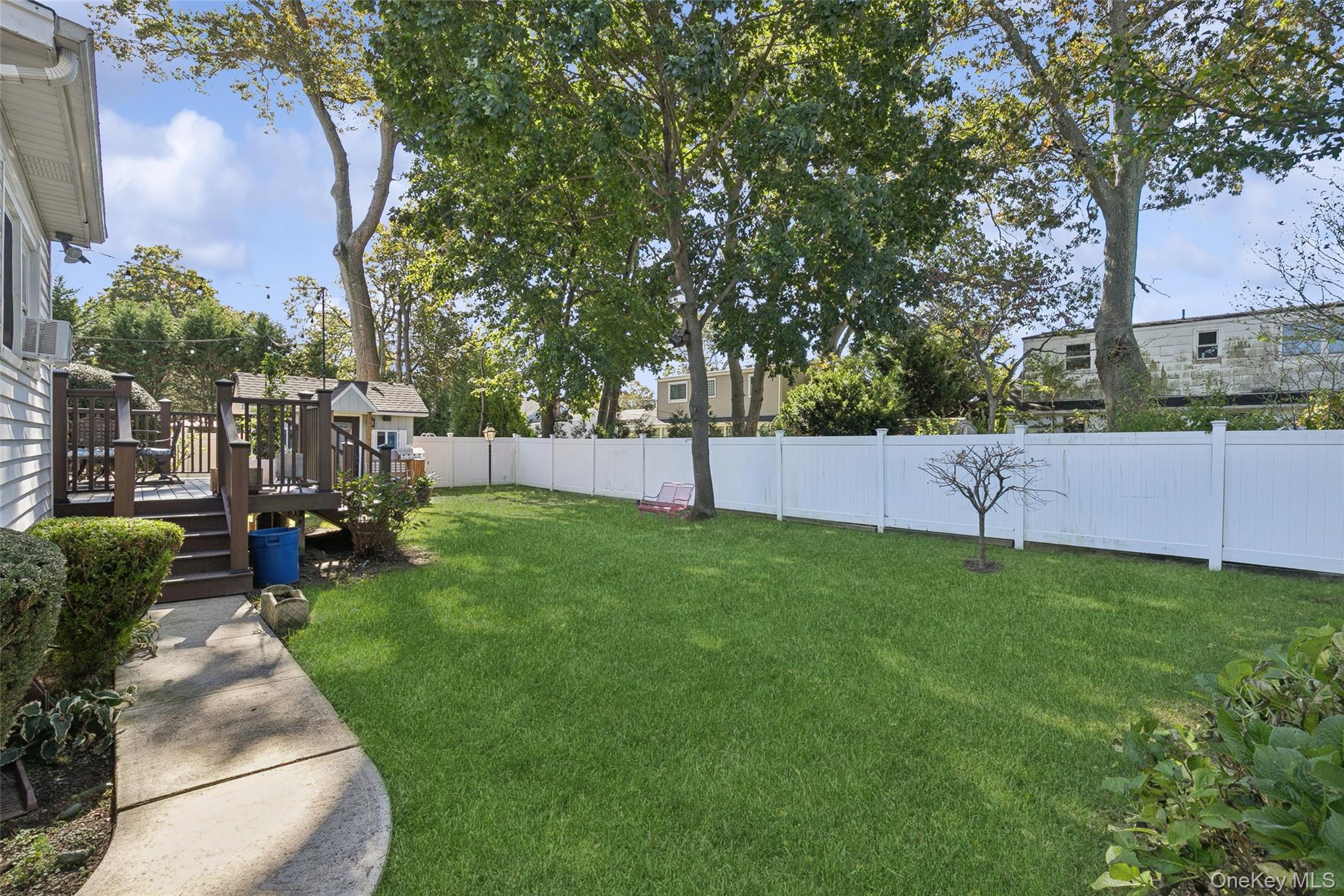 320 W 11th Street, Deer Park, NY 11729